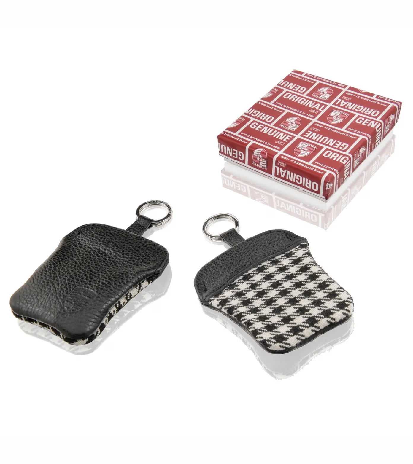 Étui - Porte-clés avec écusson Porsche en relief.