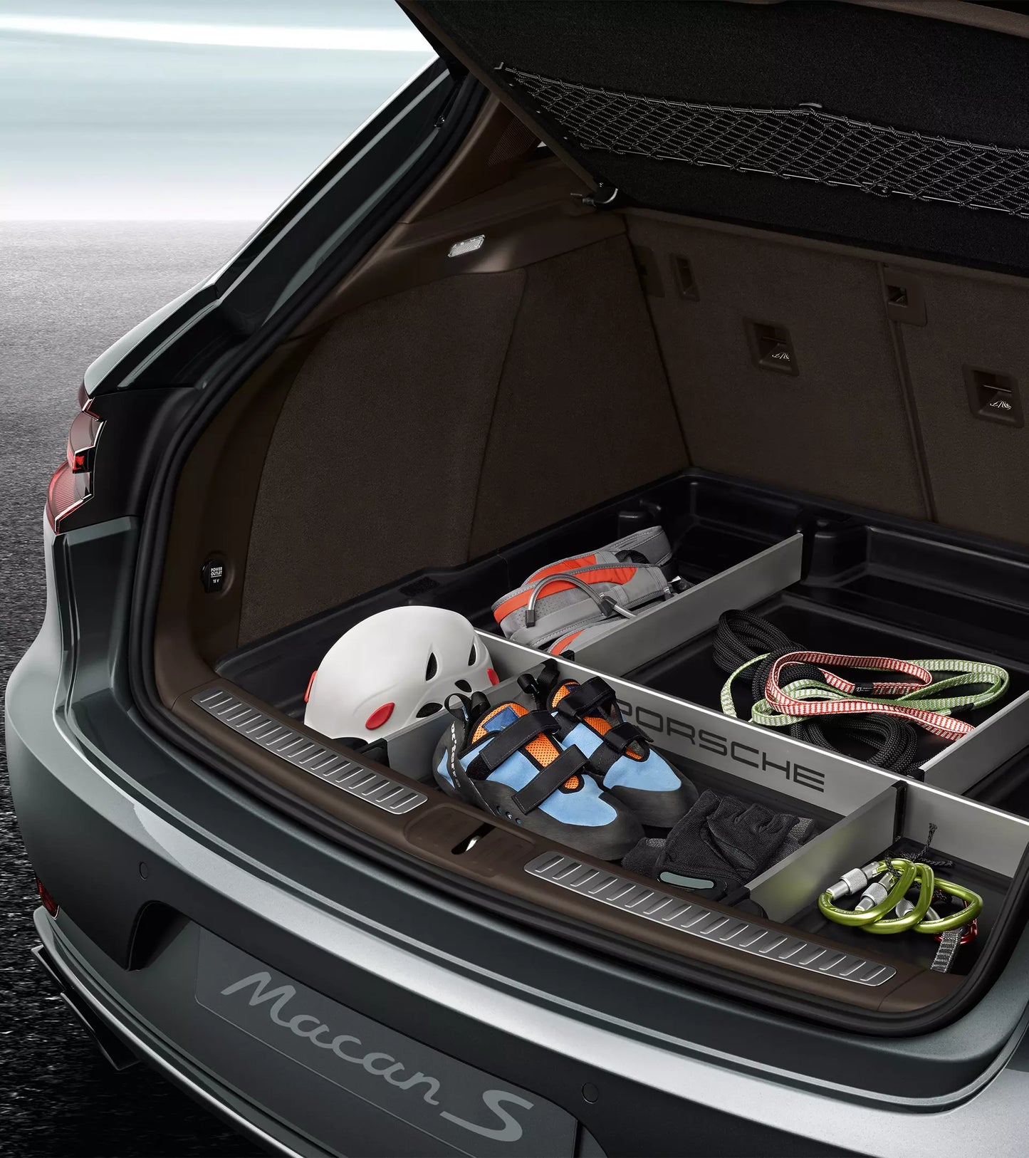 Bac de coffre avec système de rangement modulable – Macan