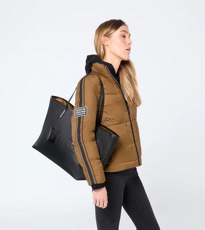 Sac Fourre-tout – MARTINI RACING®  Sac fourre-tout Porsche spacieux en nylon solide avec détails en cuir.
