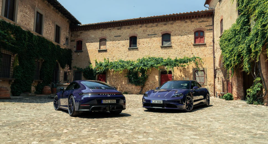 Porsche 911 Carrera 4 GTS (992.2) & Taycan4S (J1.2) 40Y Porsche Italia Doubleset