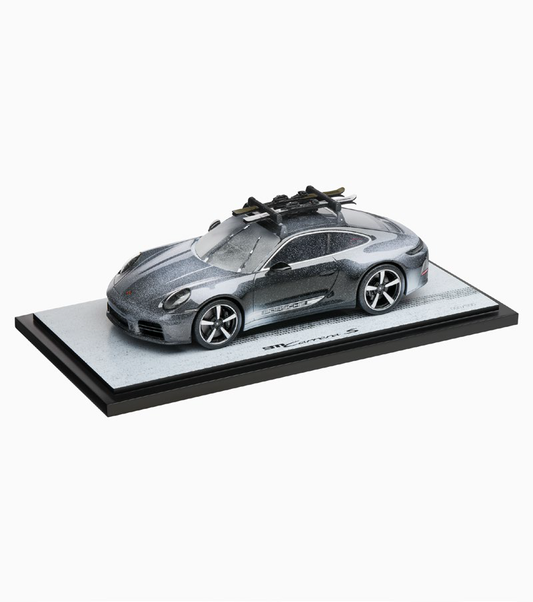 Porsche 911 Carrera S (992.2) XmaswithSki – LimitedEdition