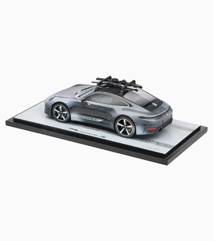 Porsche 911 Carrera S (992.2) XmaswithSki – LimitedEdition
